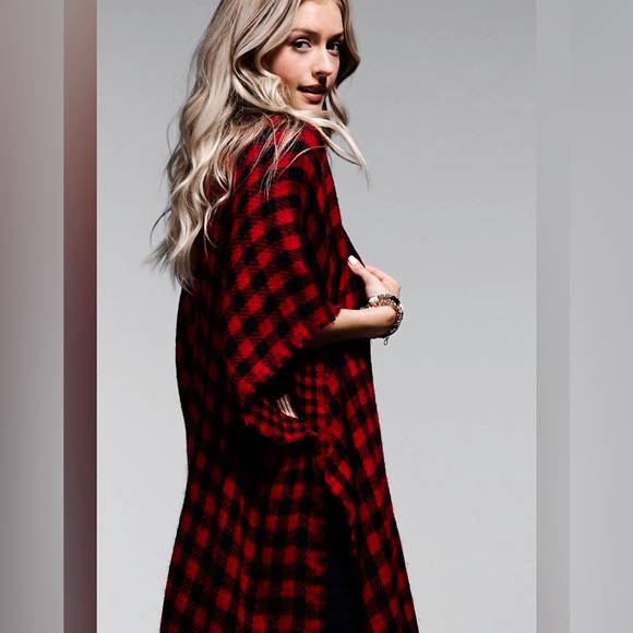 Villa Of the Buffalo Babes Poncho - Picture 3 of 10